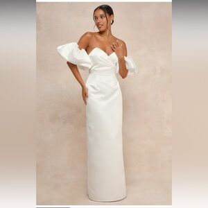 Never Worn, Lulus satin Wedding Dress with detachable puff sleeves